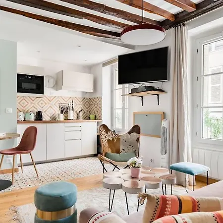 Apartamento Marais Place Des Vosges Peaceful Air-conditioned París