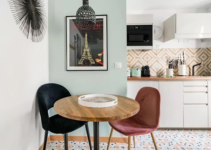 Marais Place Des Vosges Peaceful Air-conditioned Apartment *